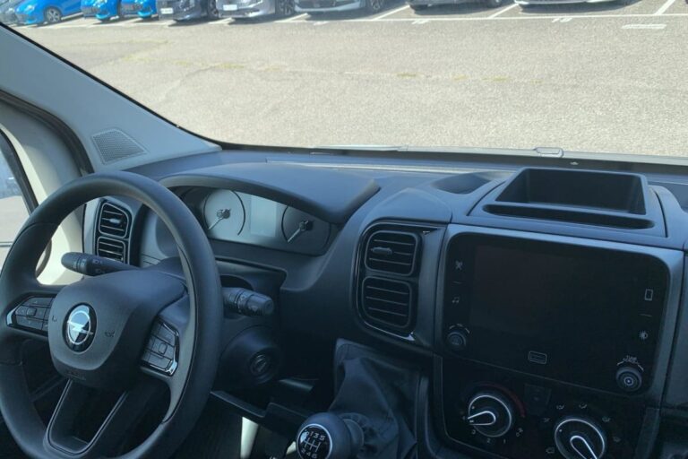 Opel Movano FOURGON DIESEL 140 CH 3.5T MANUELLE START - Image 13 (August 7, 2026)