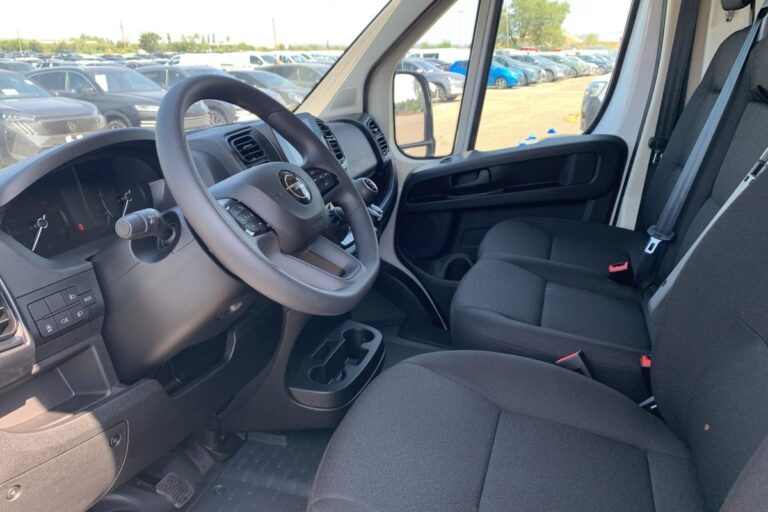 Opel Movano FOURGON DIESEL 140 CH 3.5T MANUELLE START - Image 09 (August 7, 2026)