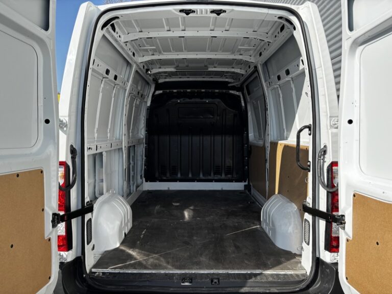 Renault Master 3,3 Grand Confort 22 900€ HT - Image 07 (August 7, 2026)