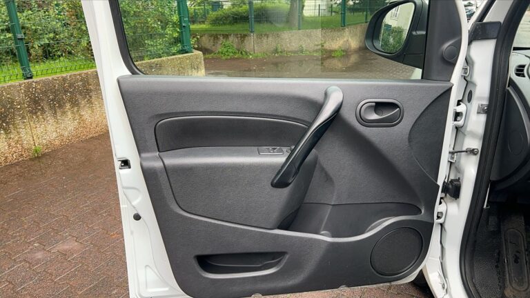 Renault Kangoo Express 1.5 BLUE DCI 95.0 Extra R-Link - Image 07 (August 7, 2026)
