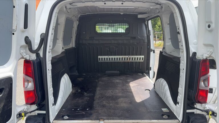 Citroën Berlingo VU 1.5 BlueHDi 75 Van M - Image 14 (August 7, 2026)