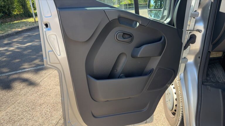 Renault Master III 2.3 dCi 150 Grand Confort - Image 07 (August 8, 2026)