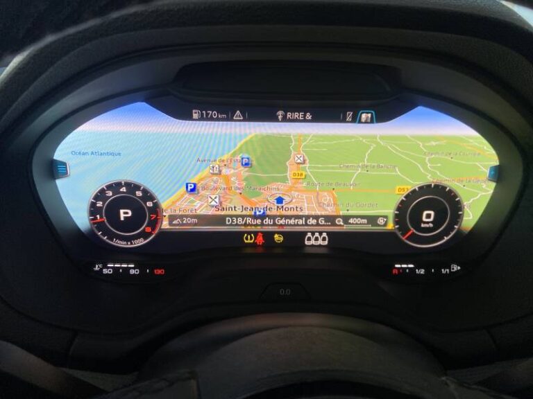 Audi Q2 35 TFSI 150 S tronic 7 S line - Image 15 (August 8, 2026)