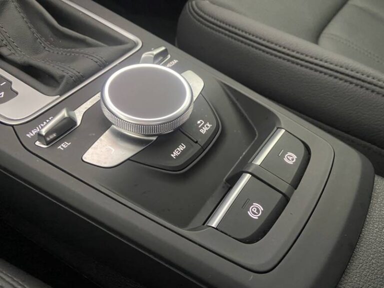 Audi Q2 35 TFSI 150 S tronic 7 S line - Image 17 (August 8, 2026)