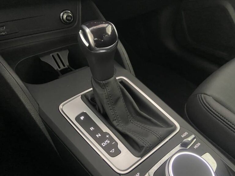 Audi Q2 35 TFSI 150 S tronic 7 S line - Image 18 (August 8, 2026)