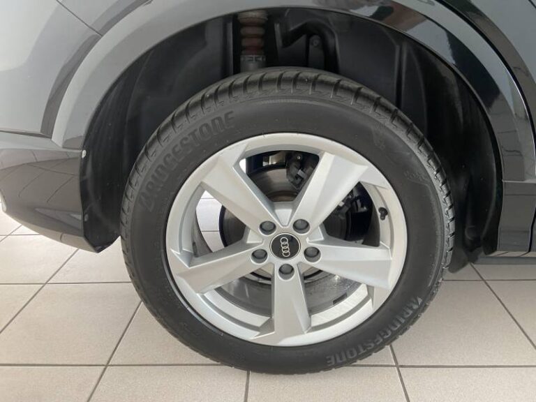 Audi Q2 35 TFSI 150 S tronic 7 S line - Image 04 (August 8, 2026)