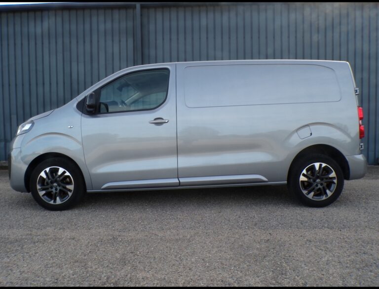 Opel Vivaro 2.0 BHDI – 180CV PACK BUSINESS - Image 02 (August 9, 2026)
