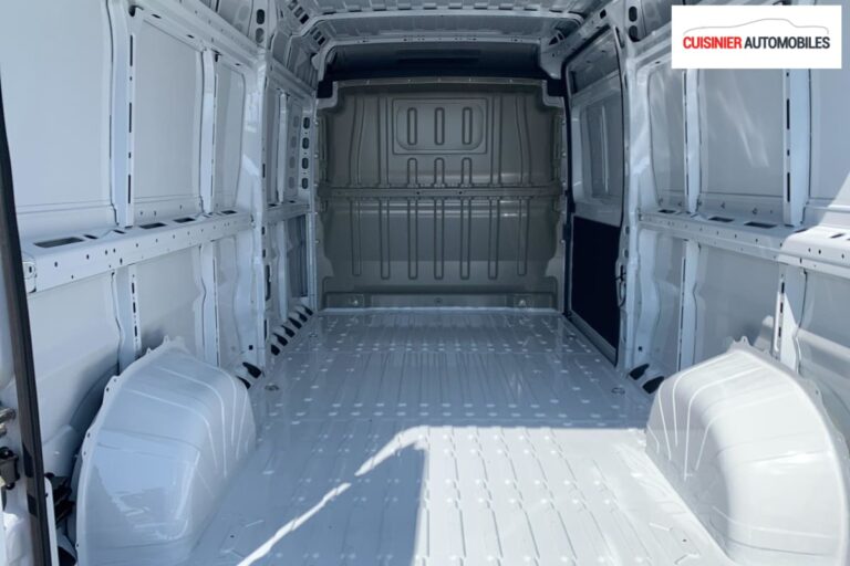 Opel Movano FOURGON DIESEL 140 CH 3.5T MANUELLE START - Image 11 (August 9, 2026)