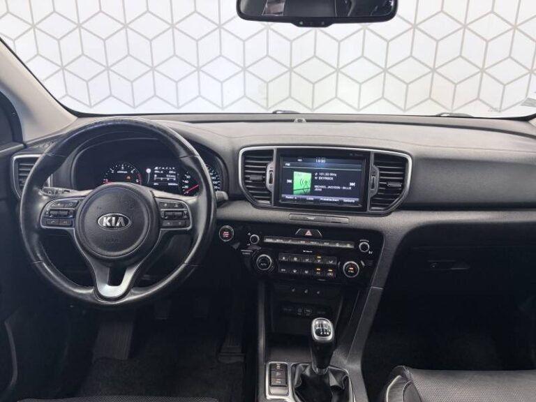 Kia Sportage 1.7 CRDi 115 ISG 4×2 Premium - Image 12 (August 11, 2026)
