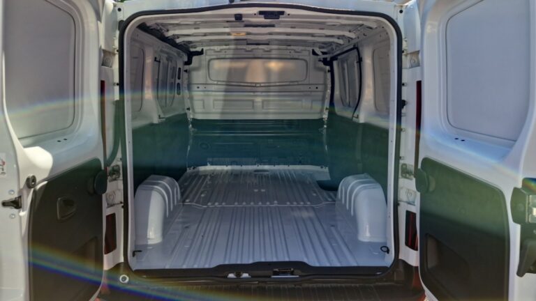Renault Trafic E-TECH ELECTRIQUE FOURGON 3t ac22 advance - Image 10 (August 11, 2026)