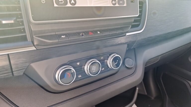Renault Trafic E-TECH ELECTRIQUE FOURGON 3t ac22 advance - Image 17 (August 11, 2026)