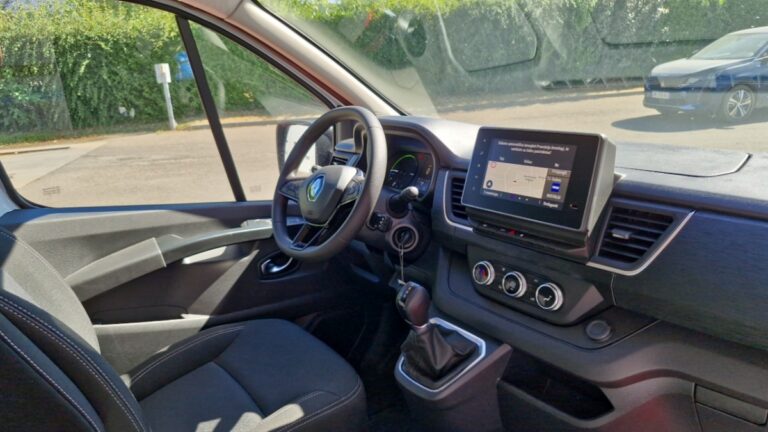 Renault Trafic E-TECH ELECTRIQUE FOURGON 3t ac22 advance - Image 08 (August 11, 2026)