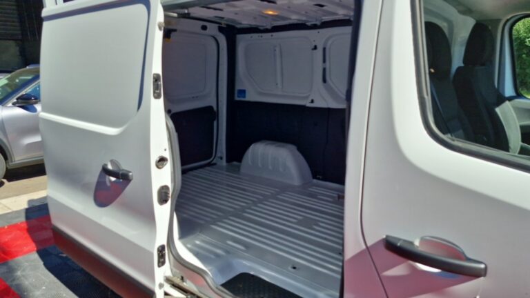 Renault Trafic E-TECH ELECTRIQUE FOURGON 3t ac22 advance - Image 09 (August 11, 2026)