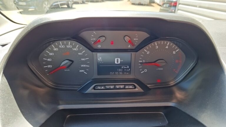 Peugeot Partner FOURGON STANDARD 650 KG BLUEHDI 75 BVM5 PREMIUM - Image 13 (August 11, 2026)