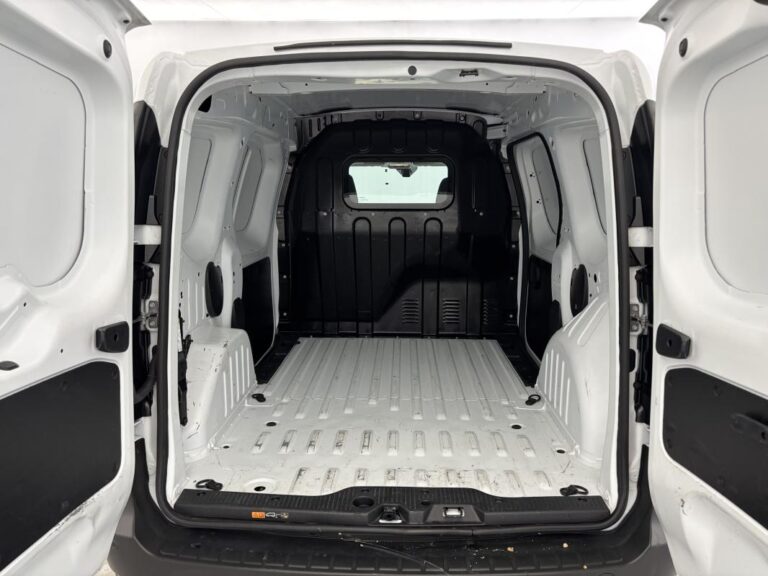 Renault Express Van BLUE DCI 95 – 22 CONFORT - Image 14 (August 11, 2026)