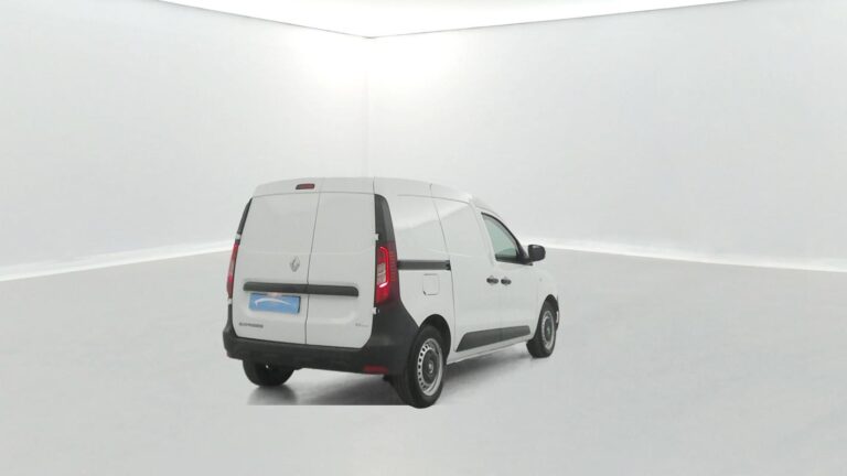 Renault Express Van BLUE DCI 95 – 22 CONFORT - Image 05 (August 11, 2026)