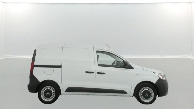 Renault Express Van BLUE DCI 95 – 22 CONFORT - Image 06 (August 11, 2026)