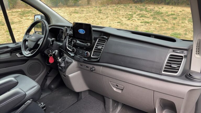 Ford Transit Custom Fourgon VU 2.0 TDCi EcoBlue 185 Sport - Image 10 (August 11, 2026)