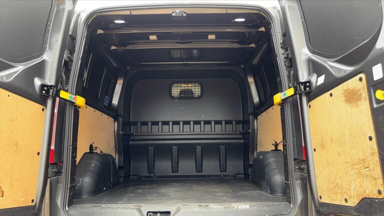 Ford Transit Custom Fourgon VU 2.0 TDCi EcoBlue 185 Sport - Image 14 (August 11, 2026)