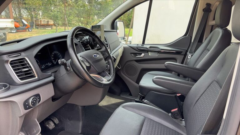 Ford Transit Custom Fourgon VU 2.0 TDCi EcoBlue 185 Sport - Image 08 (August 11, 2026)