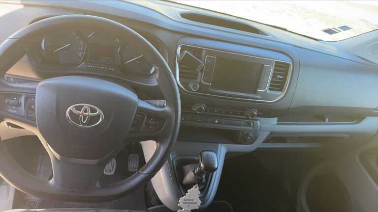 Toyota PROACE 1.5 D-4D 120 Dynamic – 3 places - Image 11 (August 11, 2026)