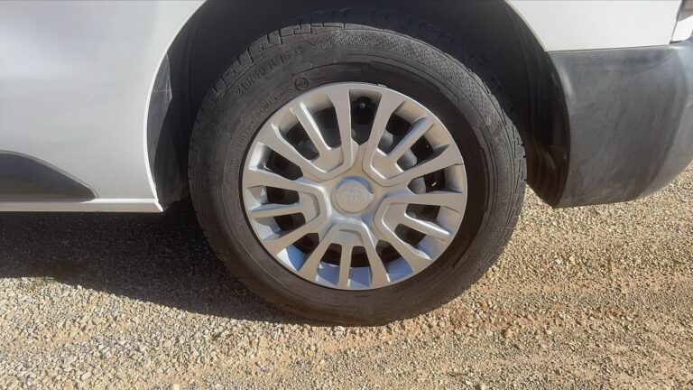 Toyota PROACE 1.5 D-4D 120 Dynamic – 3 places - Image 19 (August 11, 2026)