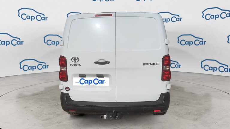 Toyota PROACE 1.5 D-4D 120 Dynamic – 3 places - Image 03 (August 11, 2026)