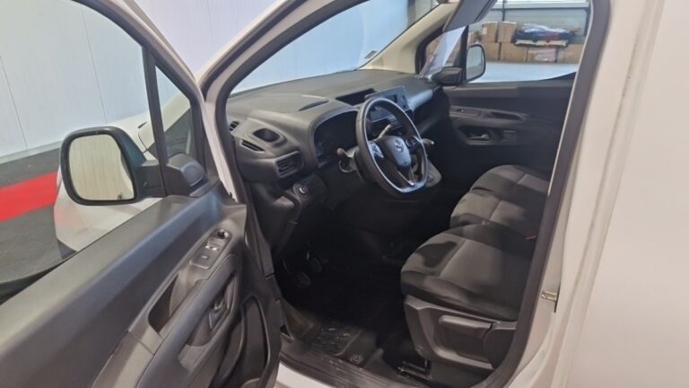 Opel combo cargo 1.5 100 CH S/S BVM6 AUGMENTE PACK CLIM - Image 12 (August 28, 2026)