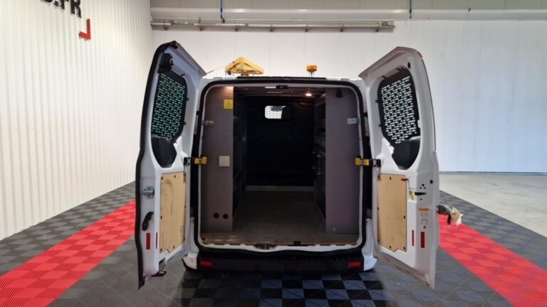 Ford Transit Custom 300 2.0 ECOBLUE 130 SS BVA TREND - Image 06 (August 28, 2026)