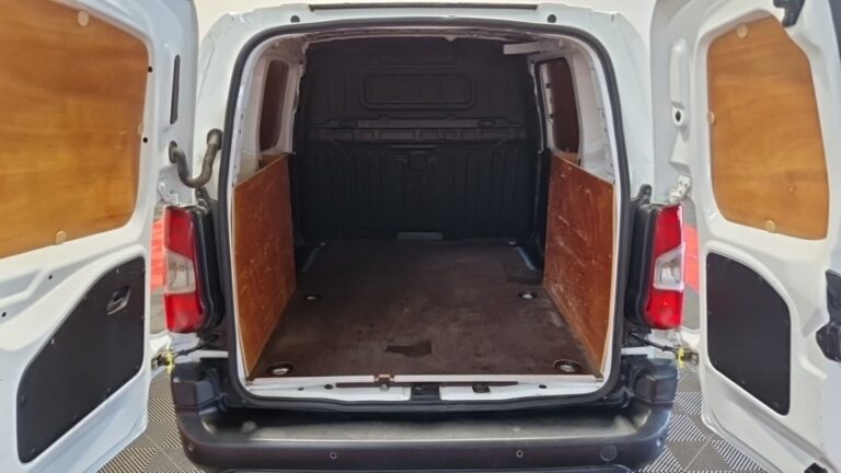 Citroën Berlingo VAN M 650 BLUEHDI 100 SS BVM5 CLUB - Image 06 (August 28, 2026)