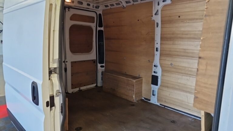 Peugeot Boxer TOLE 335 BLUEHDI 120 SS PREMIUM - Image 10 (August 28, 2026)