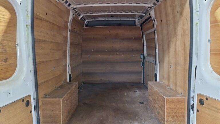 Peugeot Boxer TOLE 335 BLUEHDI 120 SS PREMIUM - Image 06 (August 28, 2026)