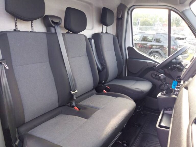 Renault Master FOURGON FGN TRAC F3500 BLUE DCI 135 CONFORT - Image 12 (August 28, 2026)