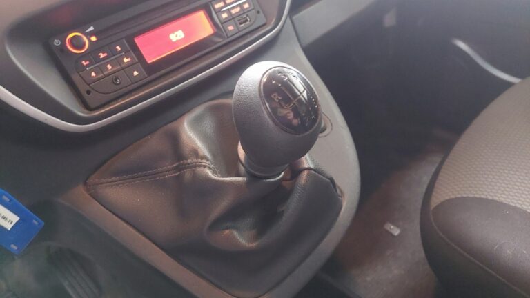 Renault Kangoo Express BLUE DCI 95 GRAND CONFORT - Image 12 (August 28, 2026)
