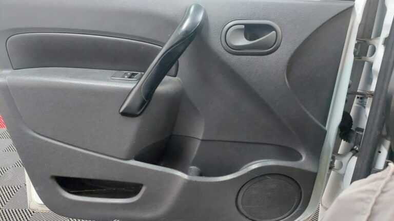 Renault Kangoo Express BLUE DCI 95 GRAND CONFORT - Image 17 (August 28, 2026)
