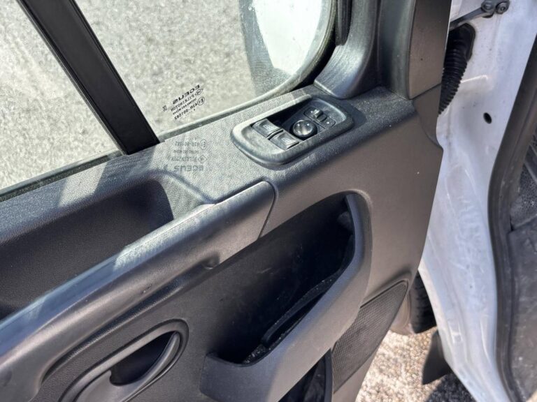Renault Master 2.3 136 13325€ HT - Image 08 (August 28, 2026)