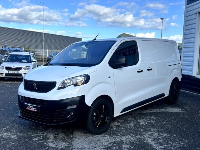 Peugeot Expert 2.0L BlueHDi 180cv Asphalt EAT8 - Image 03 (September 1, 2026)