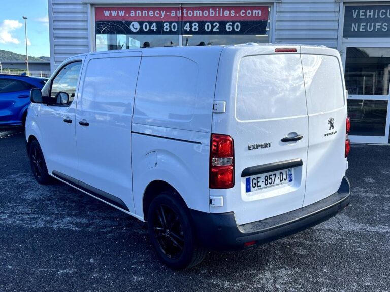 Peugeot Expert 2.0L BlueHDi 180cv Asphalt EAT8 - Image 04 (September 1, 2026)