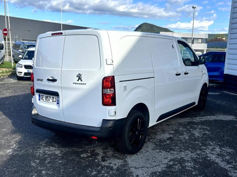Peugeot Expert 2.0L BlueHDi 180cv Asphalt EAT8 - Image 06 (September 1, 2026)