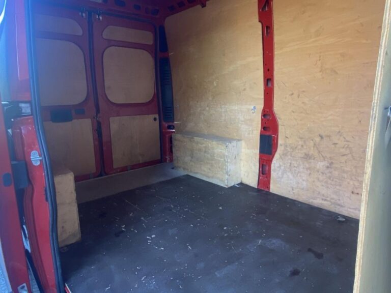 Peugeot Boxer II BLUEHDI 160 S&S PREMIUM 333 - Image 18 (September 2, 2026)