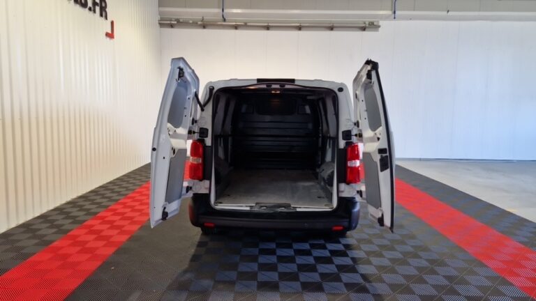 Fiat Scudo BLUEHDI 145 XL SS EAT8 - Image 06 (September 3, 2026)