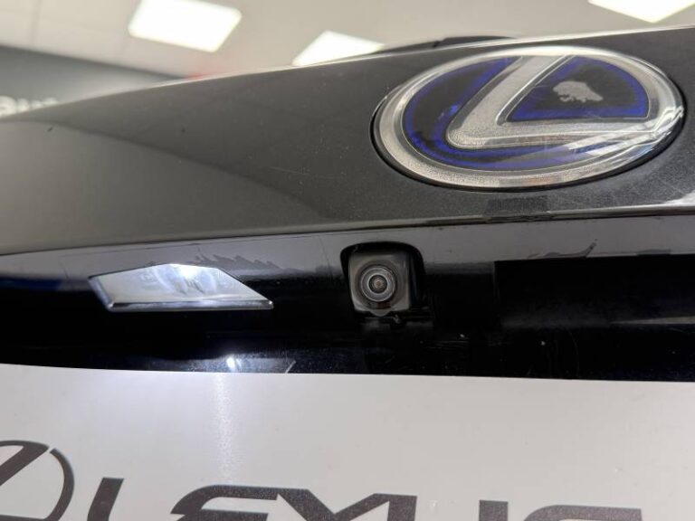 Lexus NX 300h 4WD Luxe - Image 16 (September 4, 2026)