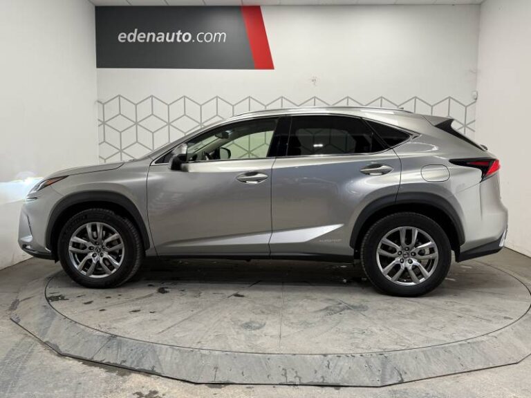 Lexus NX 300h 4WD Luxe - Image 02 (September 4, 2026)