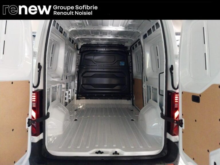 Nissan Interstar FOURGON 3T5 2.0 DCI 130 N-CONNECTA - Image 06 (September 5, 2026)